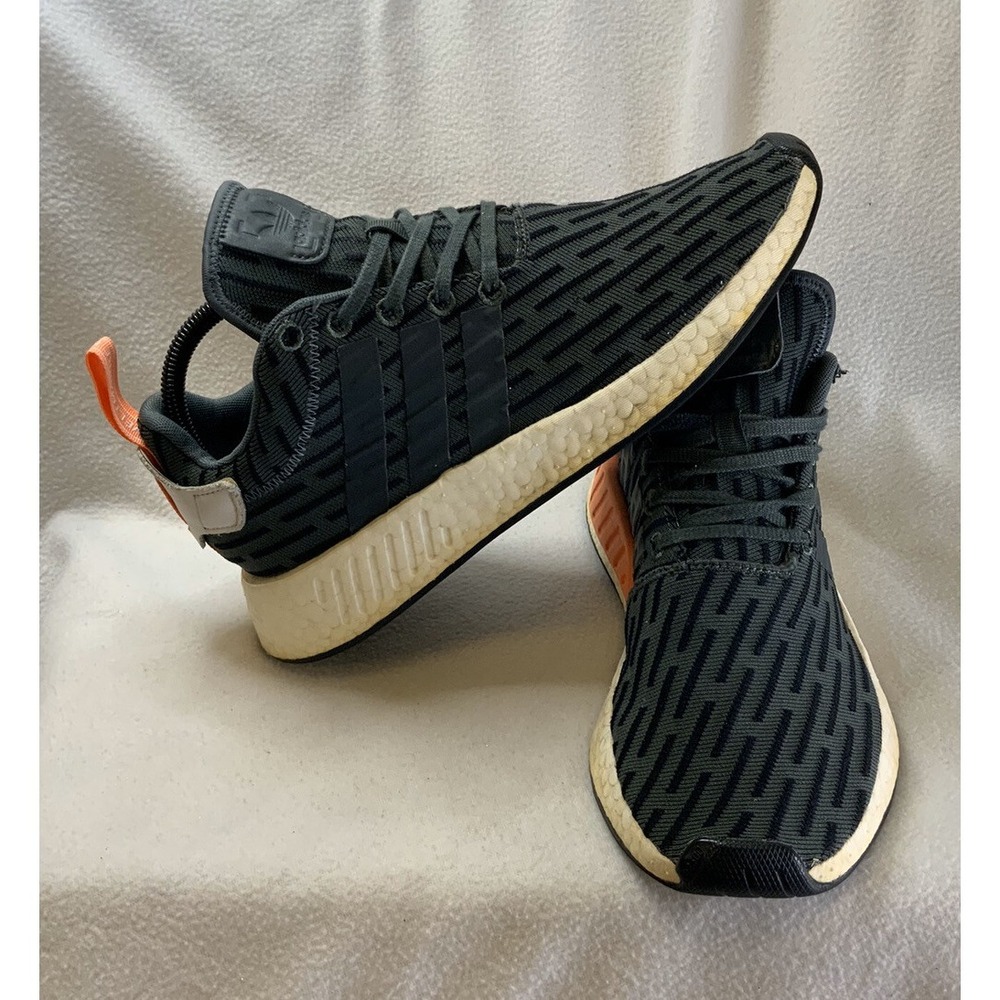 Adidas NMD R2 Women's Size 10 Utility Ivy Green Black White Peach Boost BA7259‎